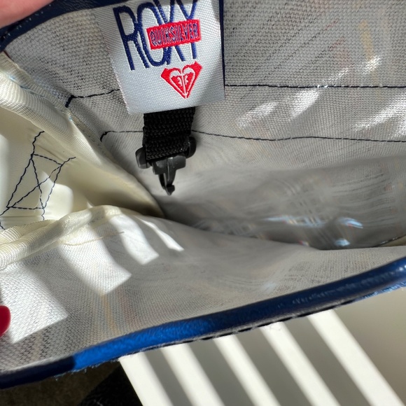 NWT Roxy Y2K Messenger Book bag A01/650 - Picture 4 of 4